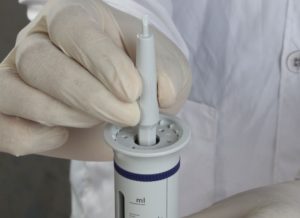 btd-gallery-image-10, dispensador de botella para laboratorio Colombia, Inslabco